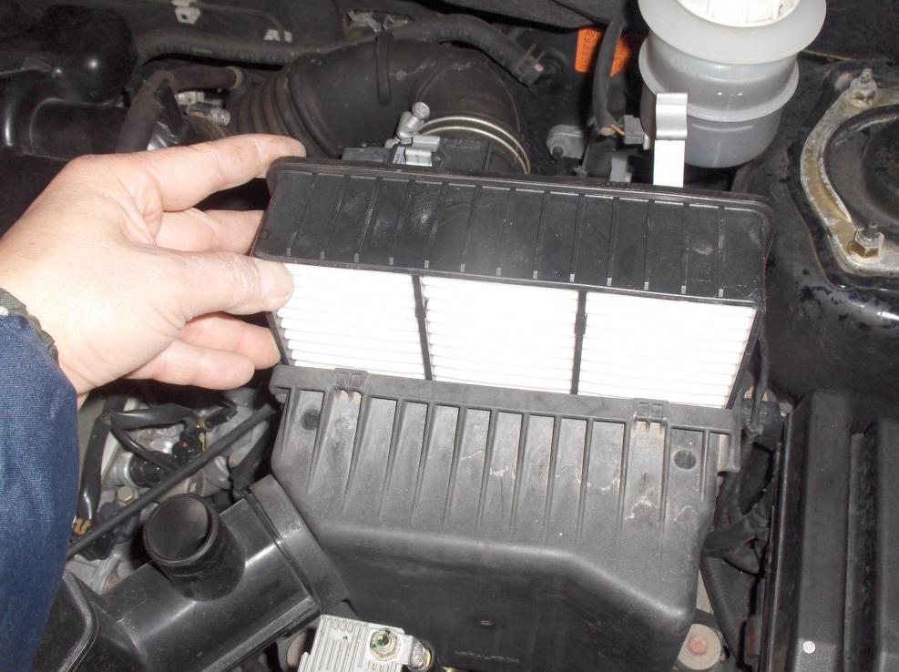 How To Replace 2003, 2004, 2005 & 2006 Mitsubishi Outlander Air Filter - Mitsubishi Forum 2005 Mitsubishi Endeavor Cabin Air Filter Location